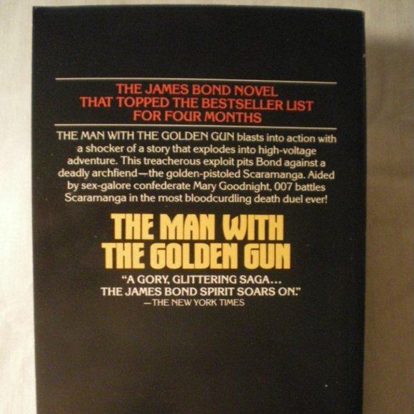 THE MAN WITH THE GOLDEN GUN JAMES BOND 007 IAN FLEMING PAPERBACK 1966 - Picture 2 of 4